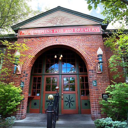 Mcmenamins Old St. Francis School Hotel Bend Kültér fotó